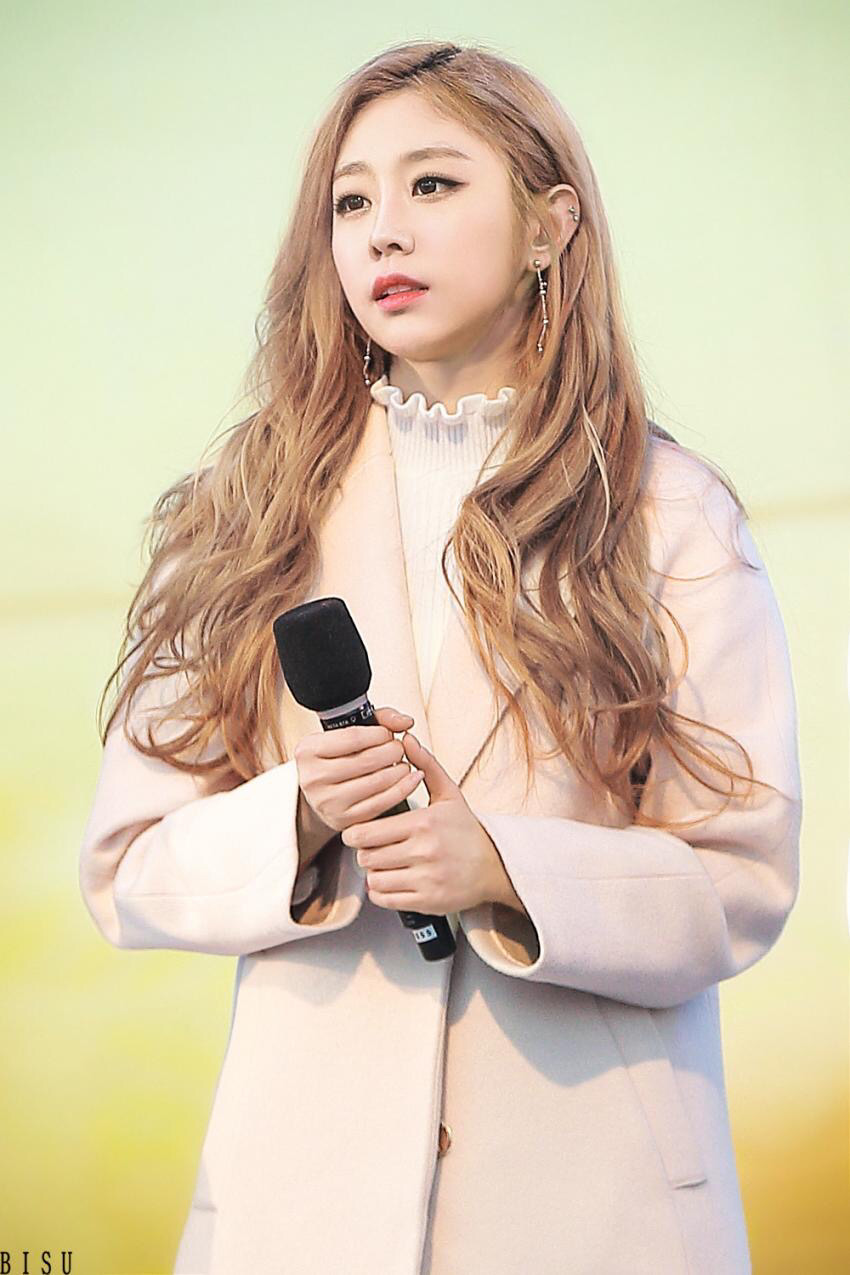 [러블리즈] 미니빔을 갖고싶은 마음이 들어서 지수 | 인스티즈