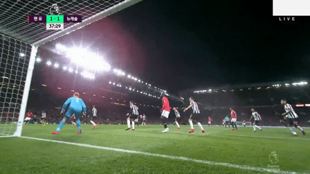 뉴캐슬 측면 녹여버리는 포그바.gif | 인스티즈