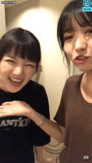 [여자친구] 안무만 보고 노래 맞추기 하는 소원,예린.gif | 인스티즈