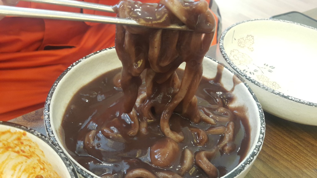 호불호 심한 칼국수 | 인스티즈