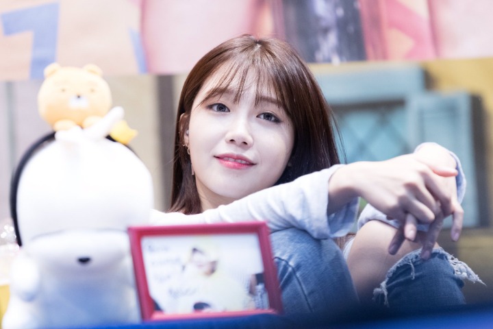 미모 폭발하는 에이핑크 정은지.jpgif | 인스티즈