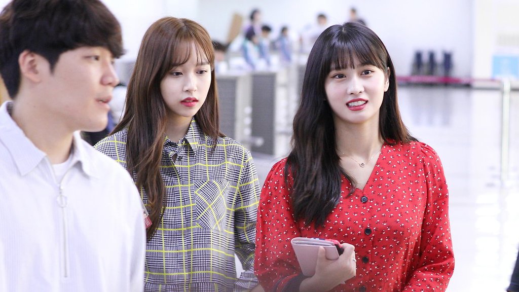 180922 TWICE 미나 X 모모 김포공항 출국 | 인스티즈