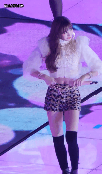블랙핑크 개미허리 리사.gif | 인스티즈