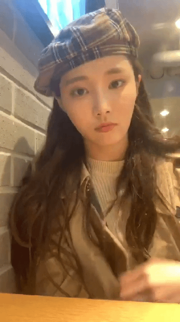 어제 3주년 기념 인스타 라이브한 모모랜드 연우(2).gif | 인스티즈