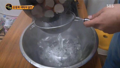 달인이 알려주는 흰색 신발 세탁법 | 인스티즈