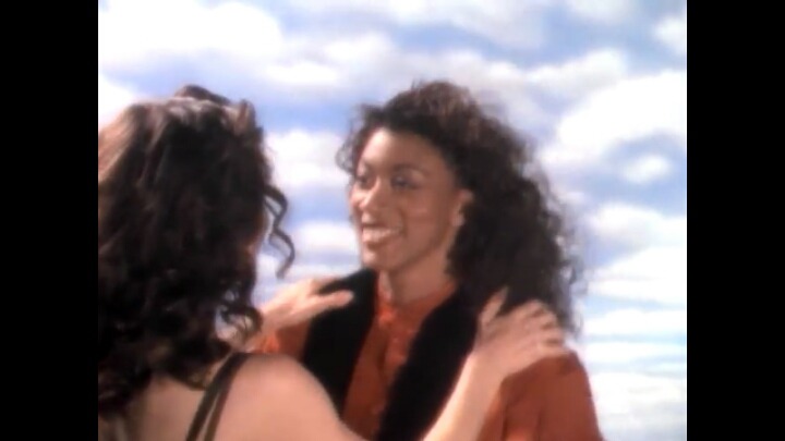 "여성인권운동가"로 더유명한데 한국에서는 섹스심볼스타인 팝가수 3탄 | 인스티즈