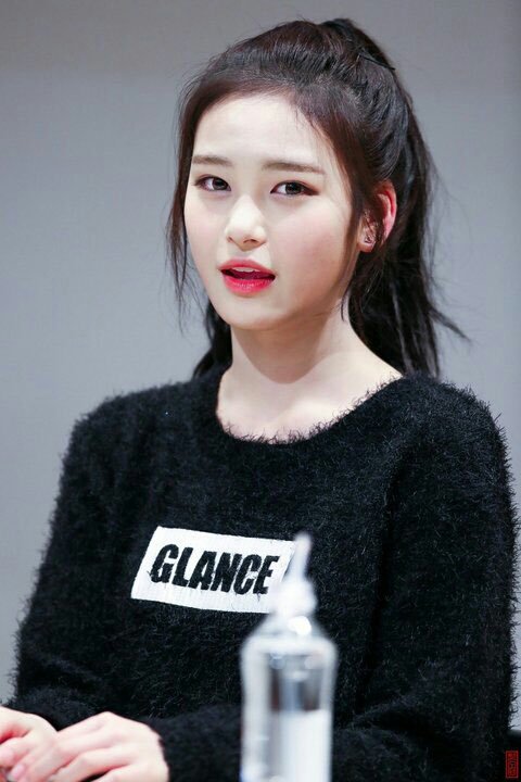알고보니 너무 어려서 당황스러운 신인 여자아이돌.jpg | 인스티즈