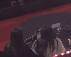 트와이스 나연의 꽃선물 대작전 (아이유) gif | 인스티즈