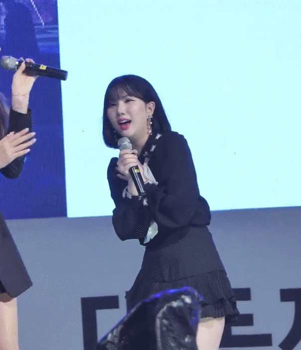 벌레가 무서운 여자친구 은하.gif | 인스티즈